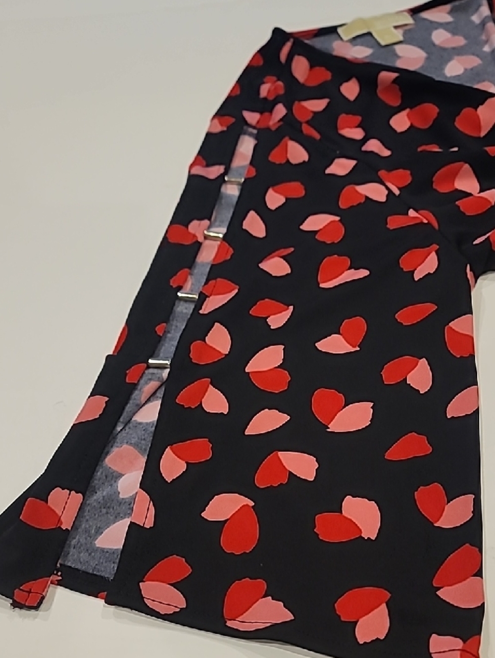 MICHAEL Michael Kors Black Blouse with Red and Pink Petal Print XL - Picture 12 of 12